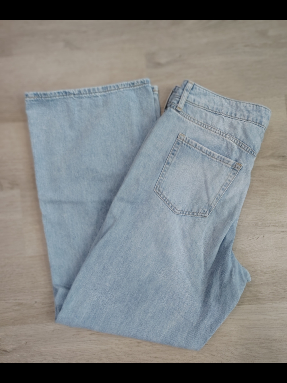 Aeropostale Pale Blue Wide-Leg Jeans. Size 12 Waist - 32 Inches - Picture 5 of 10